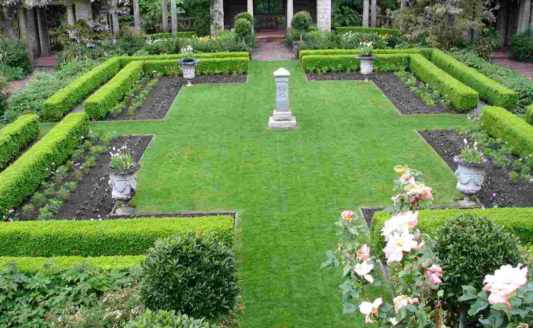 formal-hedge